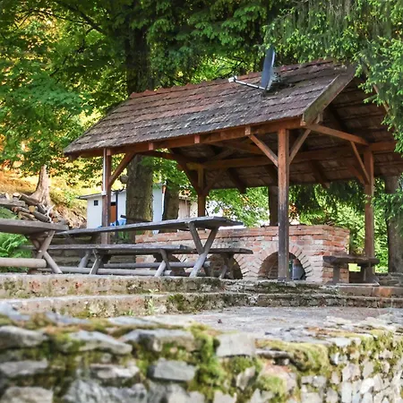 Keresztkuti Erdei Pihenohely *