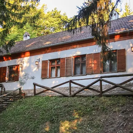 Keresztkúti Erdei Pihenőhely Apartman