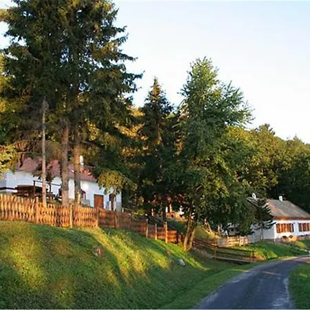 Keresztkúti Erdei Pihenőhely Apartman *