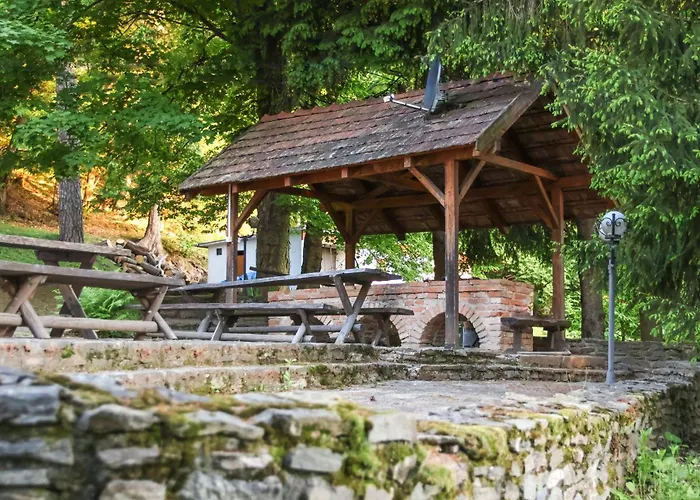 Keresztkuti Erdei Pihenohely *